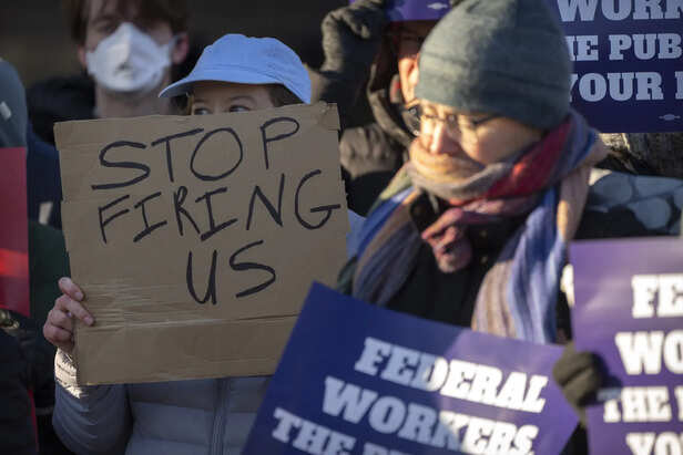 Supreme Court halts reinstatement of fired federal workers in Trump-era layoff dispute